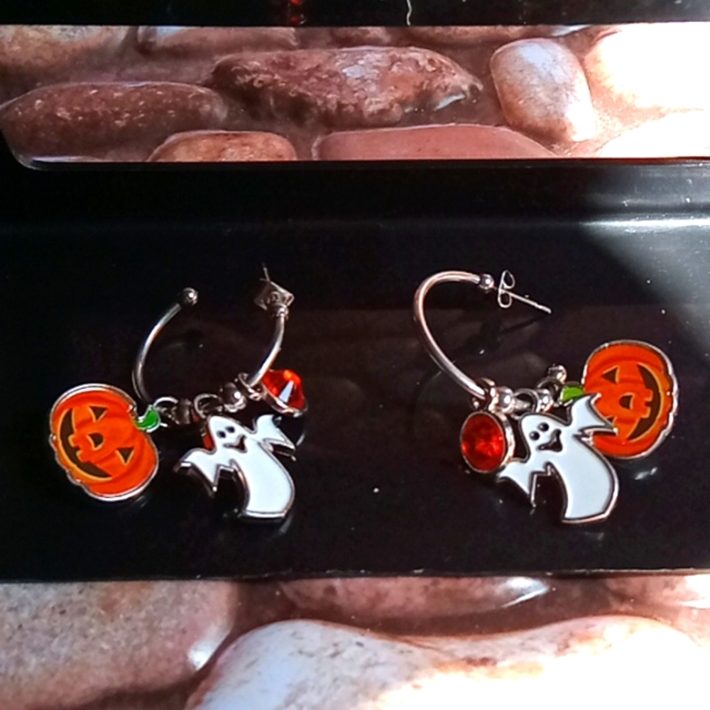 NWOT Halloween October Charm Hoop Earrings